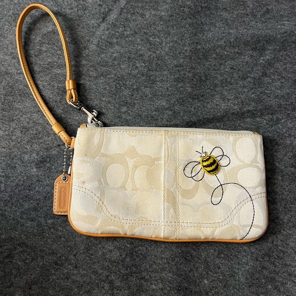Limited Edition Coach Bee Wristlet - Picture 1 of 5
